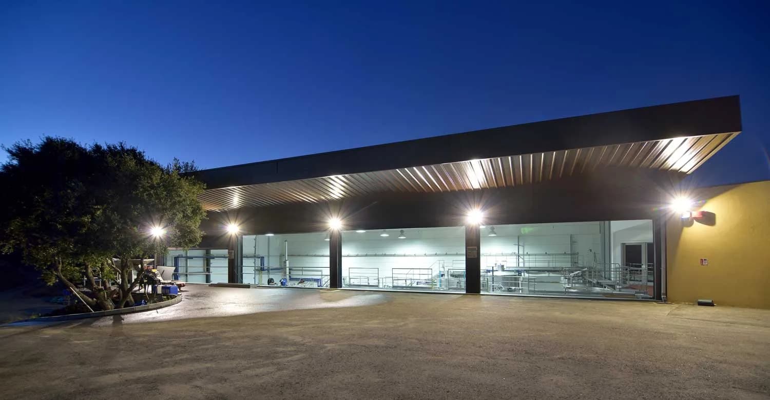 A adega da Quinta do Palato ao anoitecer
